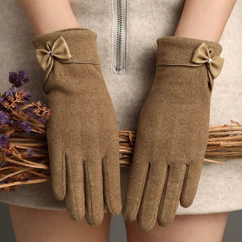Winter Women's Bow Touch Scree - огляд і ціна Winter Clothing Essential