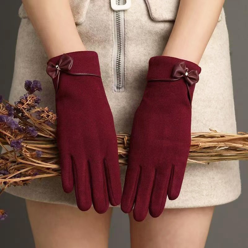 Winter Women's Bow Touch Scree - огляд і ціна Winter Clothing Essential
